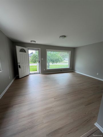 755 VENOY Avenue, Madison Heights, MI 48071