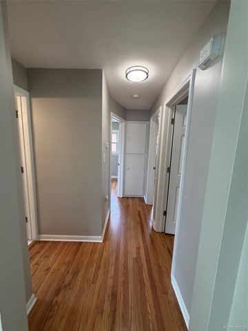 755 VENOY Avenue, Madison Heights, MI 48071
