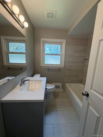 755 VENOY Avenue, Madison Heights, MI 48071