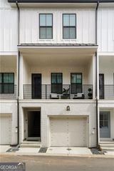 154 Chestnut Circle 80, Atlanta, GA 30342