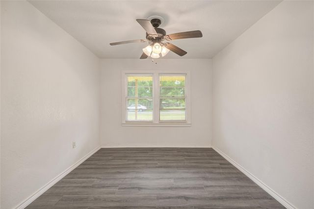 704 Pin Money Street, Clute, TX 77531