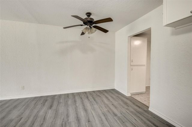 704 Pin Money Street, Clute, TX 77531