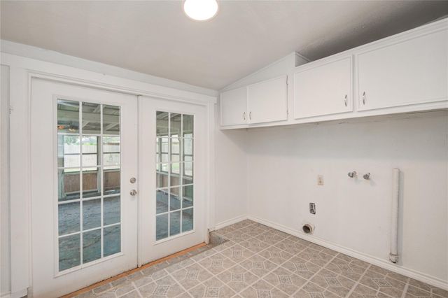 704 Pin Money Street, Clute, TX 77531