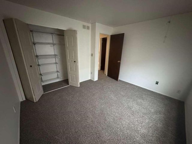 37102 Aberdeen Drive 10, Sterling Heights, MI 48312