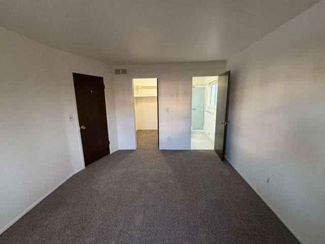 37102 Aberdeen Drive 10, Sterling Heights, MI 48312
