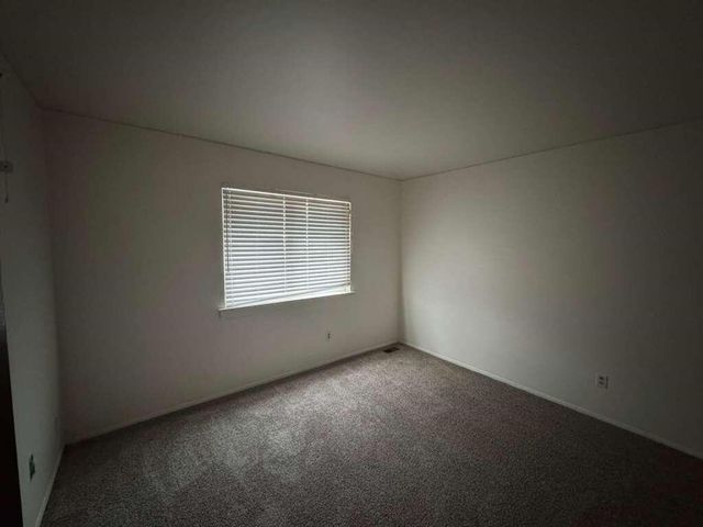 37102 Aberdeen Drive 10, Sterling Heights, MI 48312