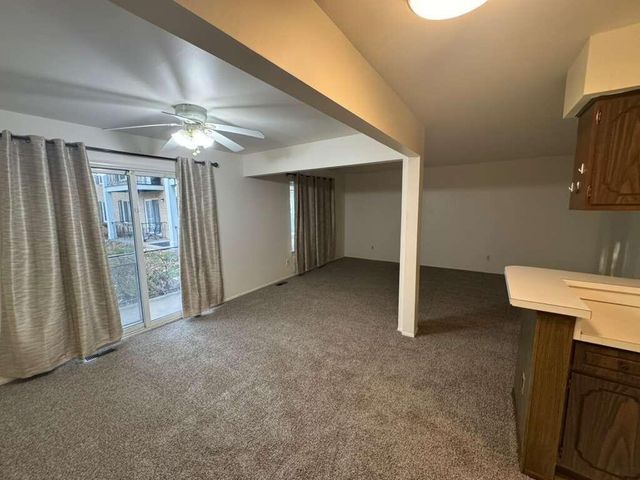 37102 Aberdeen Drive 10, Sterling Heights, MI 48312