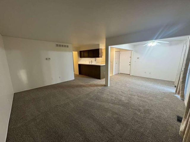 37102 Aberdeen Drive 10, Sterling Heights, MI 48312