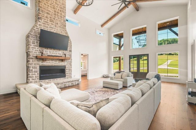 215 Heritage Heights Lane, London, KY 40741