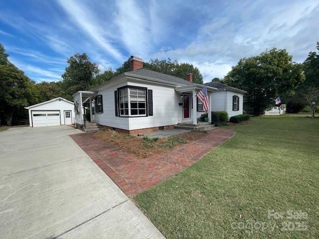 745 Carolyn Drive SE, Concord, NC 28025