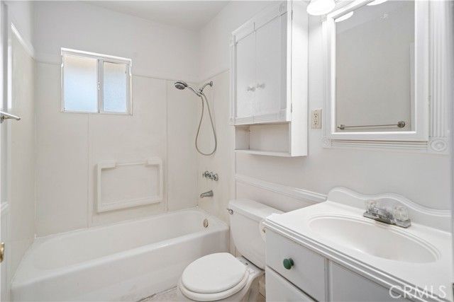 43729 Heaton, Lancaster, CA 93534