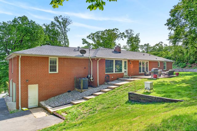 2148 Timberwood Dr, Nashville, TN 37215