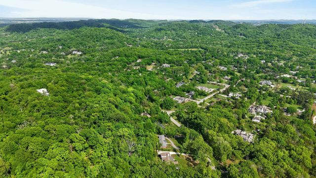 2148 Timberwood Dr, Nashville, TN 37215