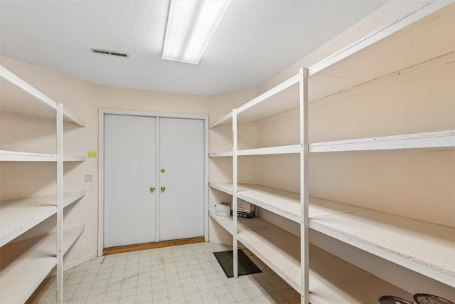 4304 Timberwood Drive, West Des Moines, IA 50265