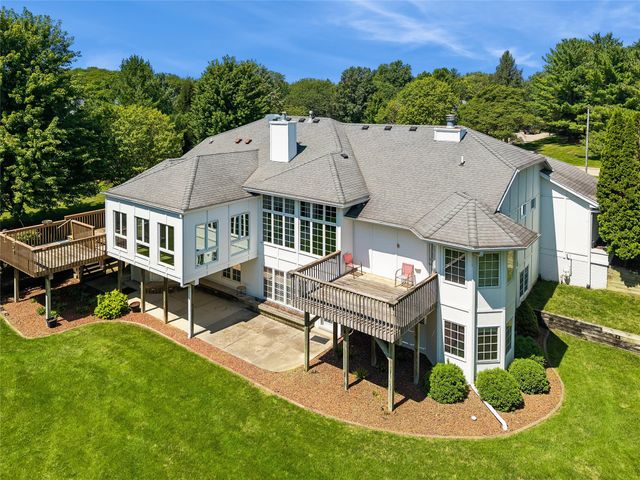 4304 Timberwood Drive, West Des Moines, IA 50265