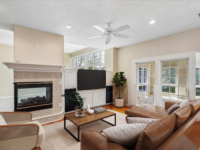 4304 Timberwood Drive, West Des Moines, IA 50265