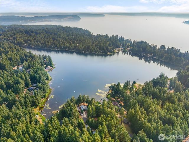 11124 Cole Place, Anderson Island, WA 98303