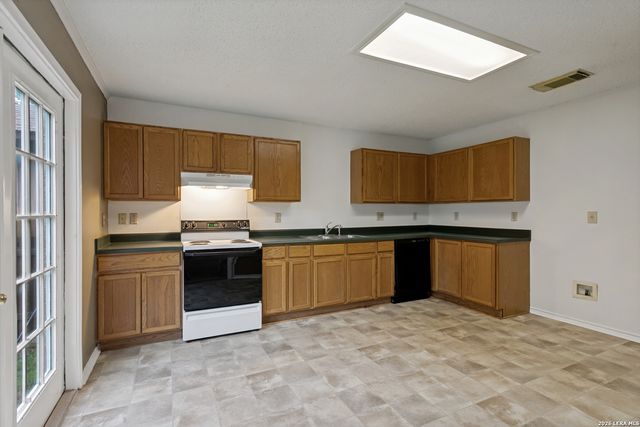 9203 Gambier, San Antonio, TX 78250