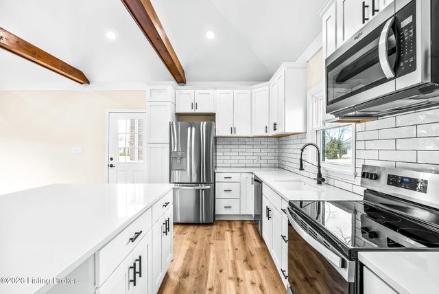 1112 Herr Ln, Louisville, KY 40222