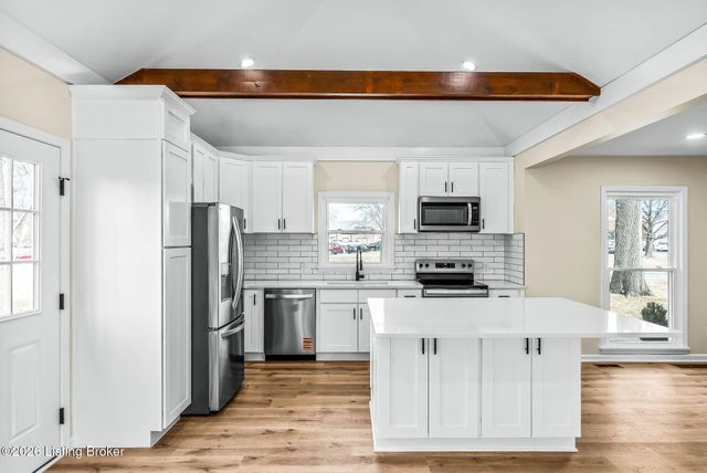 1112 Herr Ln, Louisville, KY 40222