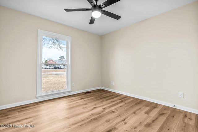 1112 Herr Ln, Louisville, KY 40222