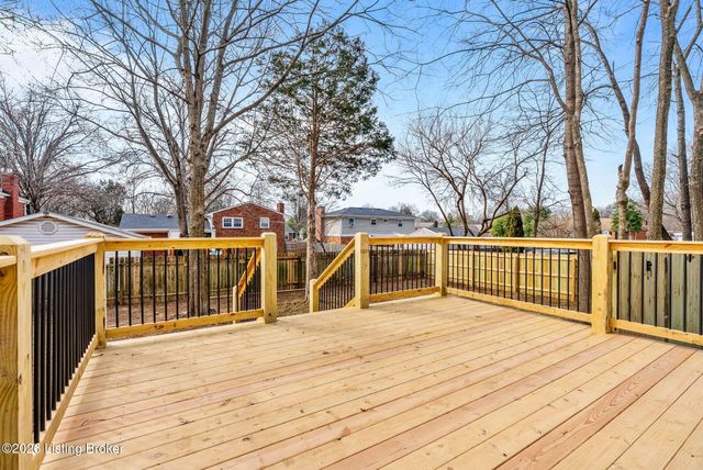 1112 Herr Ln, Louisville, KY 40222