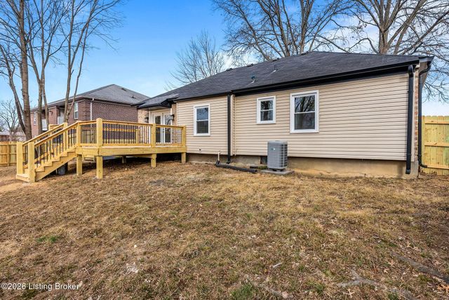 1112 Herr Ln, Louisville, KY 40222