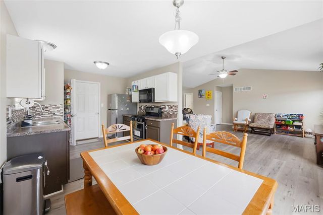 212 Limerick Avenue, Wentzville, MO 63385