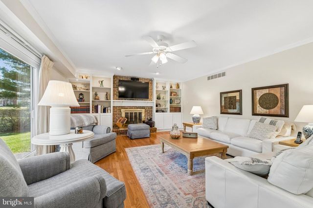 137 BRIARWOOD DR, Southampton, PA 18966