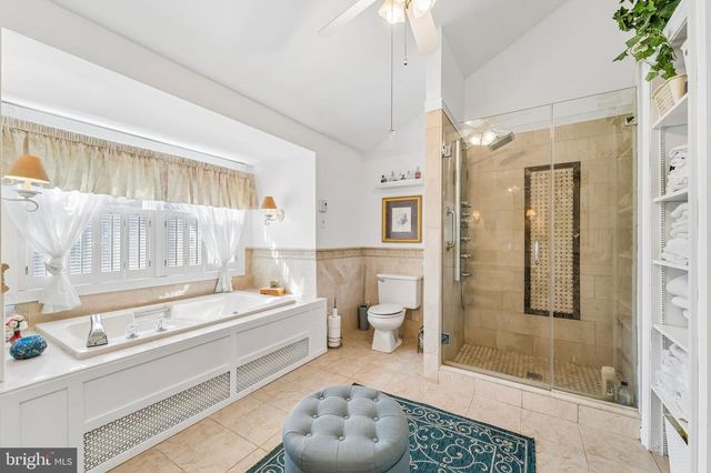 137 BRIARWOOD DR, Southampton, PA 18966