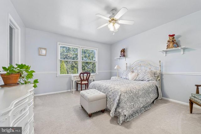 137 BRIARWOOD DR, Southampton, PA 18966