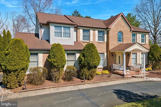 137 BRIARWOOD DR, Southampton, PA 18966