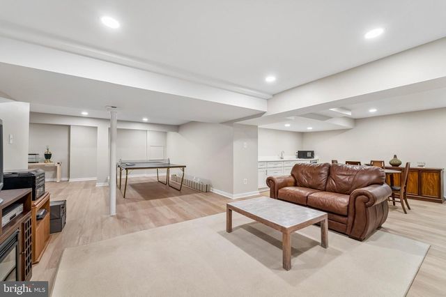 137 BRIARWOOD DR, Southampton, PA 18966