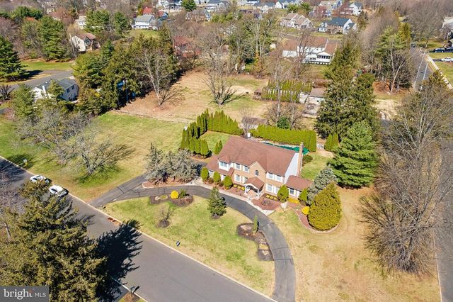 137 BRIARWOOD DR, Southampton, PA 18966