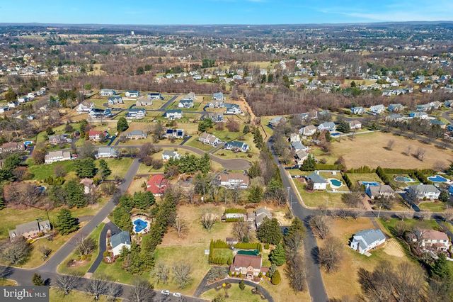 137 BRIARWOOD DR, Southampton, PA 18966