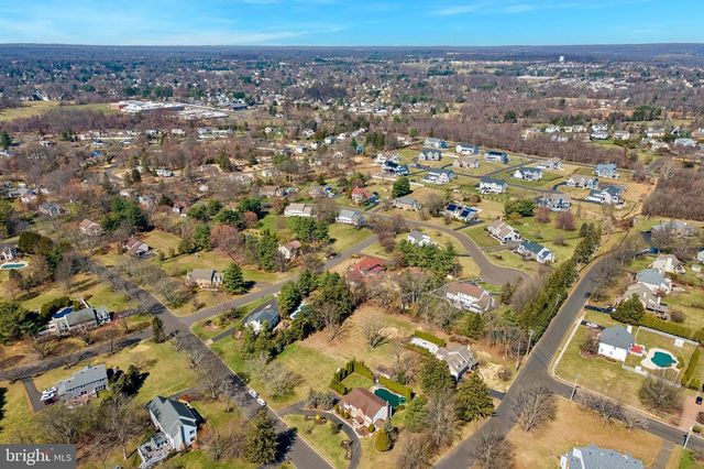 137 BRIARWOOD DR, Southampton, PA 18966