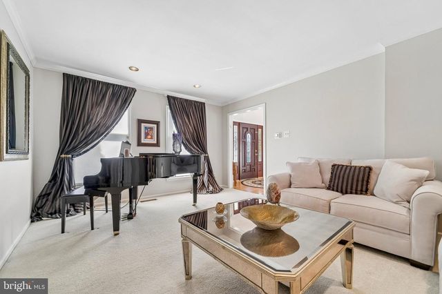 137 BRIARWOOD DR, Southampton, PA 18966