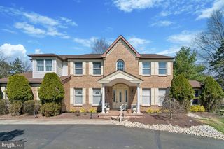 137 BRIARWOOD DR, Southampton, PA 18966