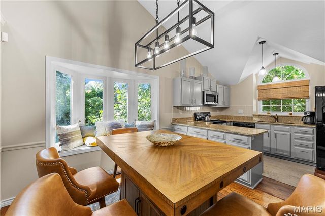 13314 Wood Chapel Drive, Chesterfield, MO 63141