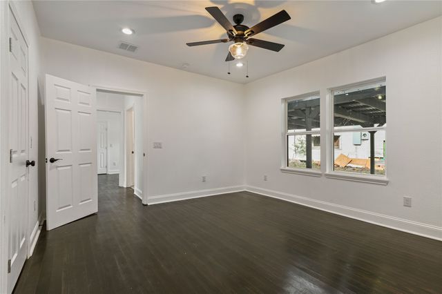 1106 W Chestnut Street, Denison, TX 75020