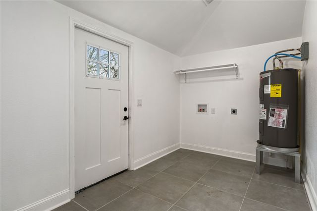 1106 W Chestnut Street, Denison, TX 75020