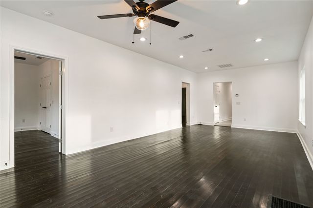 1106 W Chestnut Street, Denison, TX 75020