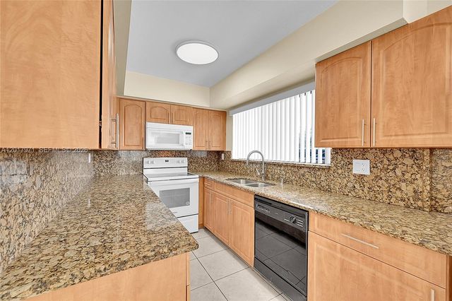 2532 Coral Springs Dr 2532, Coral Springs, FL 33065