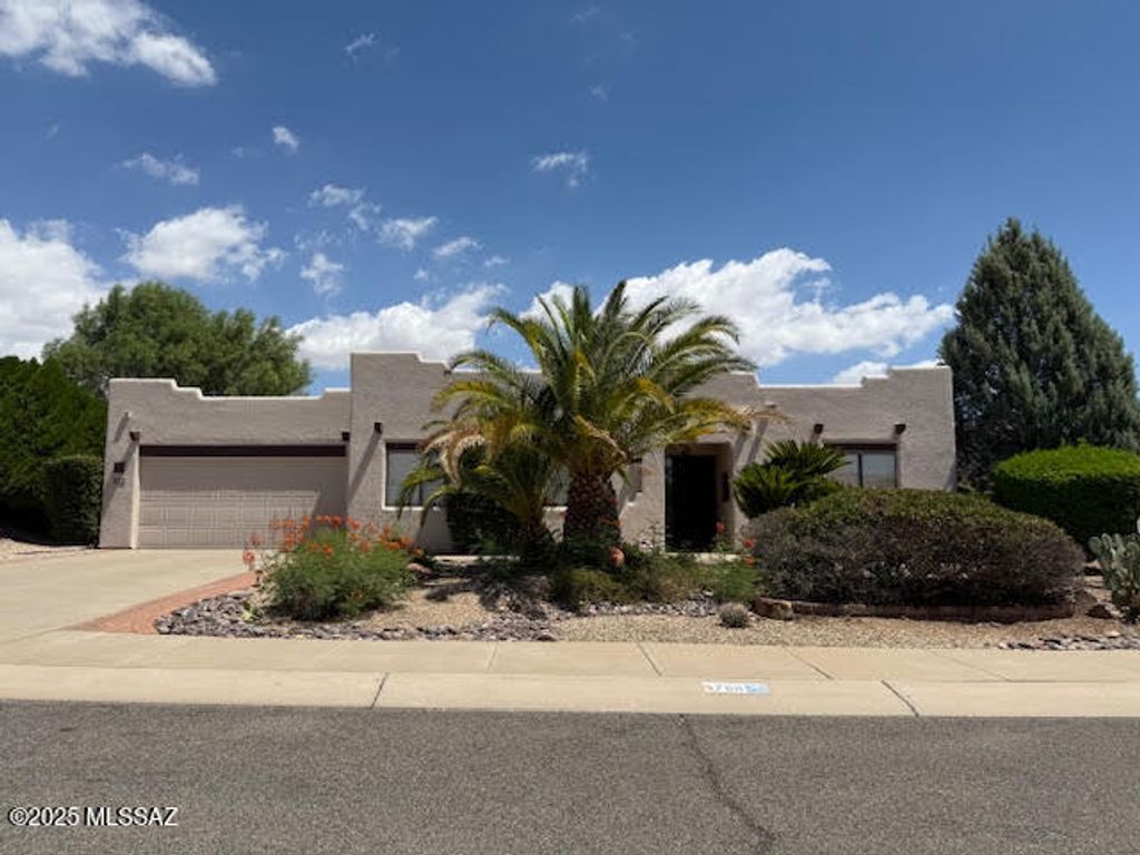 788 W Fountain Creek Drive, Green Valley, AZ 85614