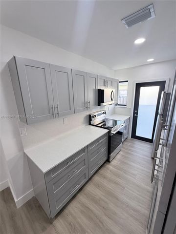 2080 NE 172nd Street A, North Miami Beach, FL 33162