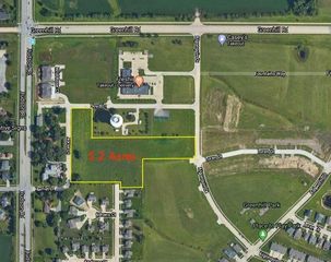 1255 Loren Drive, Cedar Falls, IA 50613