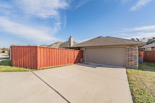 2937 Mayfair Lane, Lancaster, TX 75134