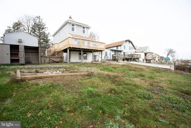 123 EDGEWATER AVE, Westville, NJ 08093