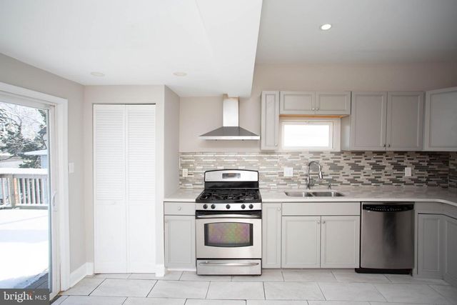 123 EDGEWATER AVE, Westville, NJ 08093