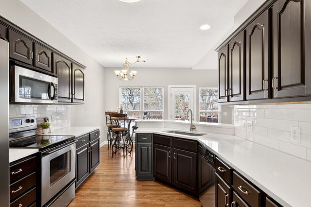 6752 Sunnywood Dr, Nashville, TN 37211